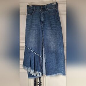 Luxe MODA jean skirt size 4